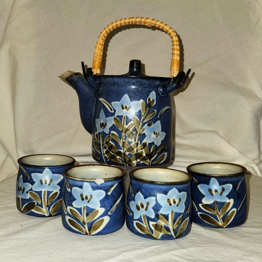 Japanese Blue Flower Tea Set - 5 Pieces